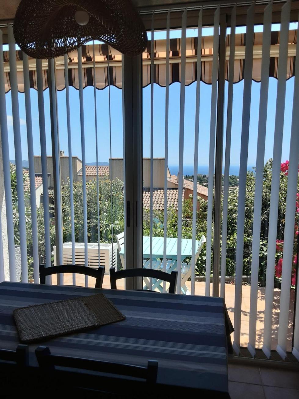 TI SABLE Agréable studio cabine climatisé, Jolie Vue Mer, Piscine à Cavalaire sur Mer Cavalaire-sur-Mer Exterior foto